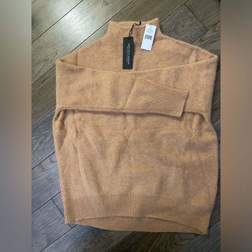 New & unused top from Saks 5th Avenue!